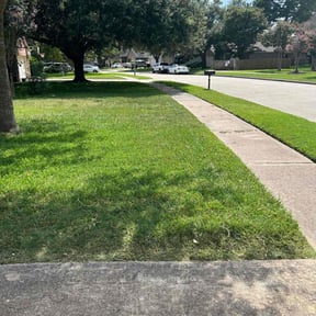 landscaping by Brown Lawn and Landscape L.L.C. reviewed on September 6, 2023