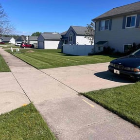 landscaping services by joellawn reviewed on August 15, 2025