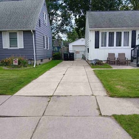 landscape maintenance by Green Care Services reviewed on June 3, 2025