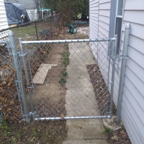 Leaf Removal by Bladestone Property Care reviewed on September 27, 2025