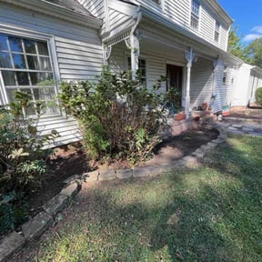 Flower Bed Weeding by Talarico Landscaping LLC reviewed on October 24, 2025