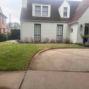 Leaf Removal by Wdhinvestments reviewed on April 30, 2026