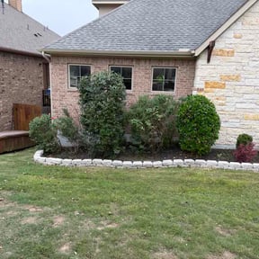 Bush Trimming by Eagle Lawn Care reviewed on May 2, 2022