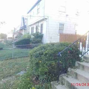 Bush Trimming by Frederickson Lawn Management reviewed on August 20, 2025