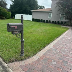 yard care by Roberts Cutting Edge LLC reviewed on August 16, 2025