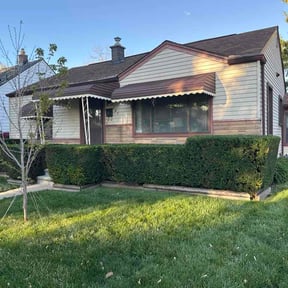 Bush Trimming by Getyourlawncut.com reviewed on October 22, 2025