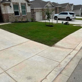 grass cutting by Enclave Landscape Management reviewed on March 31, 2024