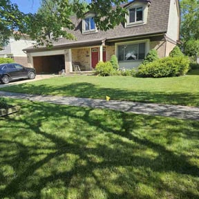 grass cutting by Green Guy Landscaping LLC reviewed on May 31, 2022