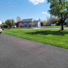 lawn maintenance by JNJ Lawn Care reviewed on August 20, 2025