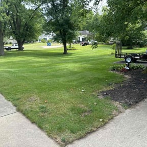 yard work by J&R’s Lawn Service and Snow Plowing reviewed on August 16, 2025