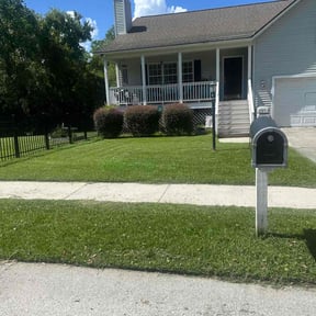 yard service by Harris Quality Cutz reviewed on August 19, 2025
