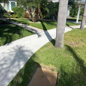 gardening service by E-maculate Lawn  Care LLC reviewed on November 24, 2025