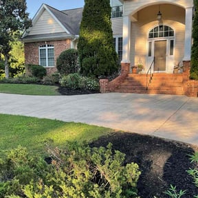 lawn care services by DreamYards reviewed on August 16, 2025