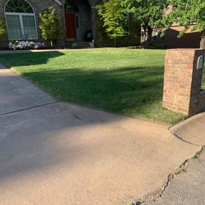 landscape maintenance by Kelly Lawn Care reviewed on August 18, 2025