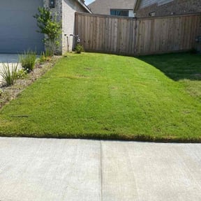 landscaping services by Edge cutters reviewed on August 21, 2025
