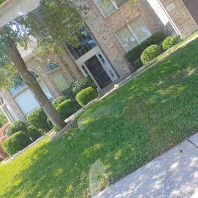 Bush Trimming by Legend Property Care LLC reviewed on August 21, 2025