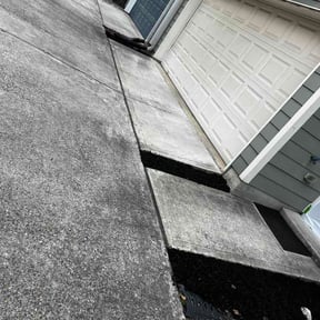 Mulching by E&amp;T lawn service reviewed on February 22, 2026