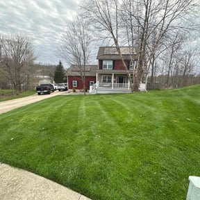 residential landscaping by Edward's Lawn Care reviewed on August 16, 2025