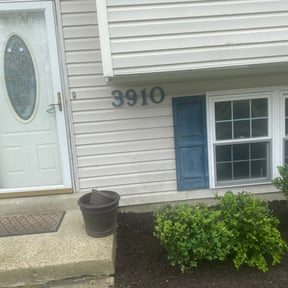 Bush Trimming by Flores Garden Landscapes reviewed on August 21, 2025