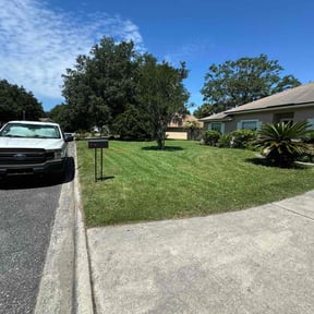 landscape maintenance by Feathers Lawn Service reviewed on August 20, 2025