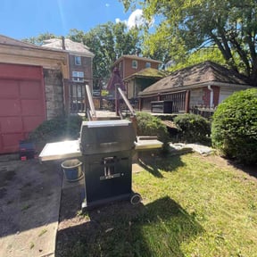 Bush Trimming by Fred Peyronel reviewed on November 20, 2025