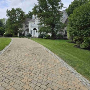 turf maintenance by Duartes Landscaping reviewed on August 17, 2025