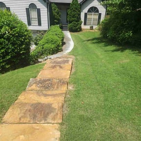 yard maintenance by KC LAWN PROS LLC reviewed on August 18, 2025
