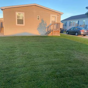 landscape maintenance by Aqua Lawn reviewed on November 26, 2025