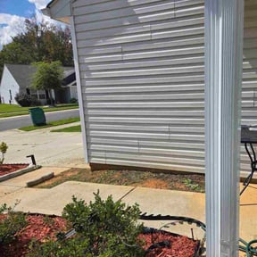 Flower Bed Weeding by Miners Landscape reviewed on October 22, 2025