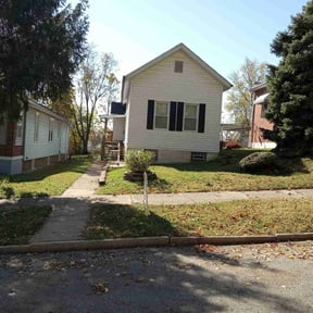 Flower Bed Weeding by Griffins lawn service reviewed on August 15, 2025
