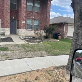Flower Bed Weeding by God's Hair Landscaping reviewed on July 10, 2026