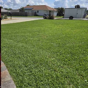 yard maintenance by Xtreme Klean Pressure washing & Cuts reviewed on August 21, 2025