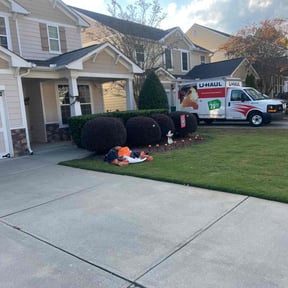 Bush Trimming by Los Hombre Landscaping reviewed on August 17, 2025