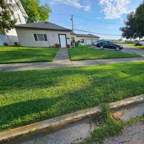 lawn maintenance by Bobcat Lawns reviewed on August 17, 2025