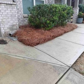 Mulching by Jackman's Lawn Care reviewed on August 19, 2025