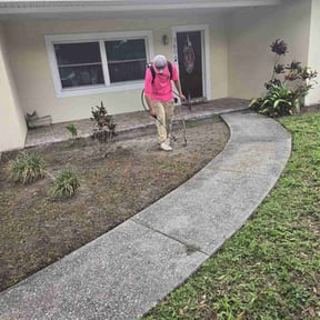 Flower Bed Weeding by Rodriguez Lawn Care reviewed on August 18, 2025