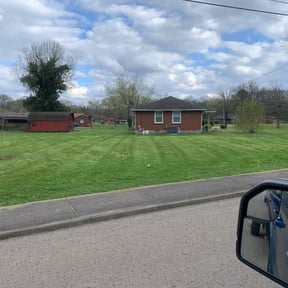 grass maintenance by electric landscaping llc reviewed on December 12, 2023