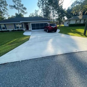 yard maintenance by Loza Lawn Care reviewed on August 17, 2025