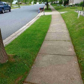 lawn service by SleepyCutz Landscaping reviewed on May 12, 2025