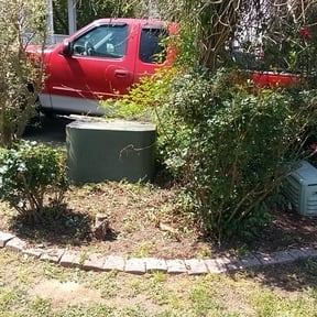 Bush Trimming by ZJ's Lawn Services reviewed on August 15, 2025