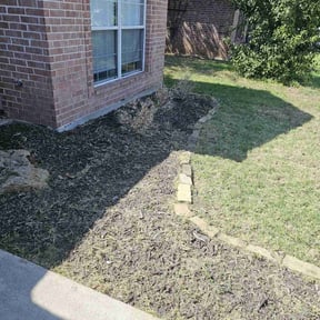 Flower Bed Weeding by Chariot Labor Services reviewed on August 20, 2025