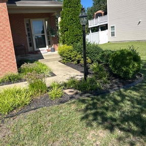 Flower Bed Weeding by Dream Holloway Lawn Care reviewed on November 22, 2025