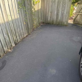 Leaf Removal by Lawn N Aura reviewed on October 18, 2025