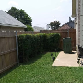 Bush Trimming by Cavender Landscaping reviewed on August 18, 2025