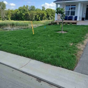 landscape maintenance by Jay's Resource reviewed on August 21, 2025