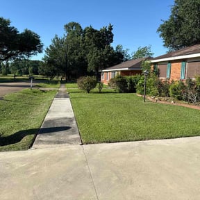 yard maintenance by Rhoyalty Lawn Care, LLC reviewed on December 14, 2025