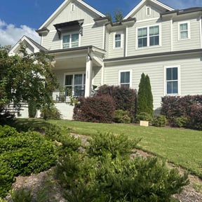 gardening service by B&t lawn service reviewed on August 18, 2025