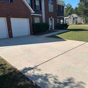 landscape maintenance by Mullets Mowing and Pressure Washing reviewed on August 15, 2025