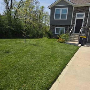 gardening service by Martin  Byington reviewed on September 9, 2023