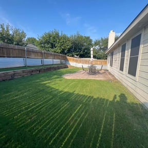 yard care by Cruz Crewz LLC reviewed on August 17, 2025
